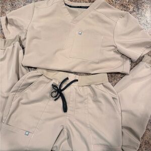 Fabletics Beige Scrub Set with Black Drawstring
